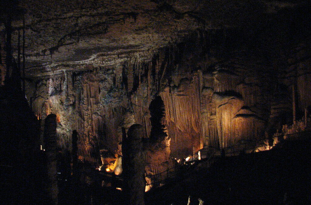Blanchard Springs Caverns one of the biggest caverns in Arkansas